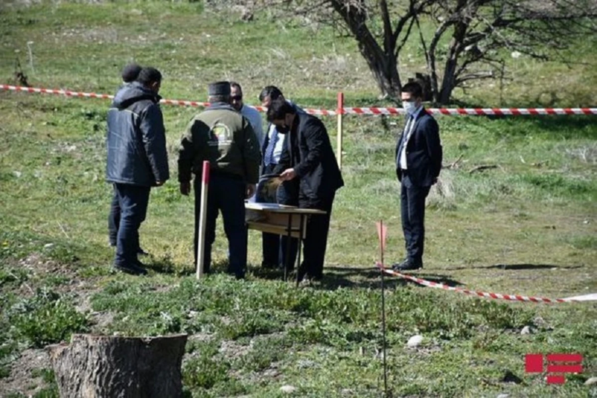 Xarici diplomatlar Qubadlıda düşmənin törətdiyi ekoloji terroru öz gözləri ilə gördülər - FOTO - YENİLƏNİB