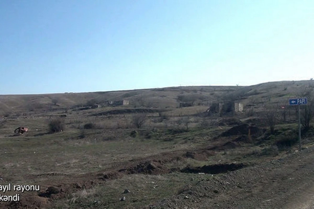 Caliber опубликовал фото военных атташе в освобожденном Губадлы: Счастливые и довольные - ФОТО