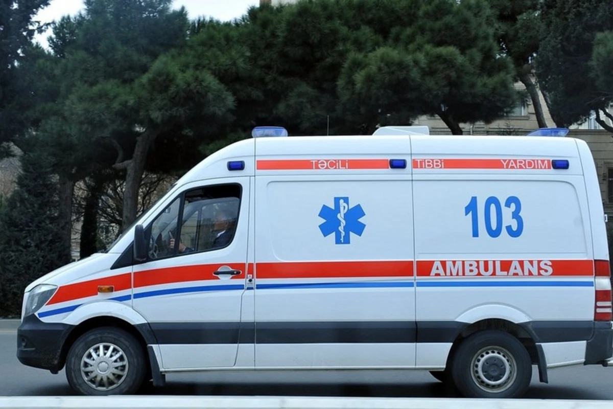 Azərbaycanda təcili yardım maşını qəzaya düşdü