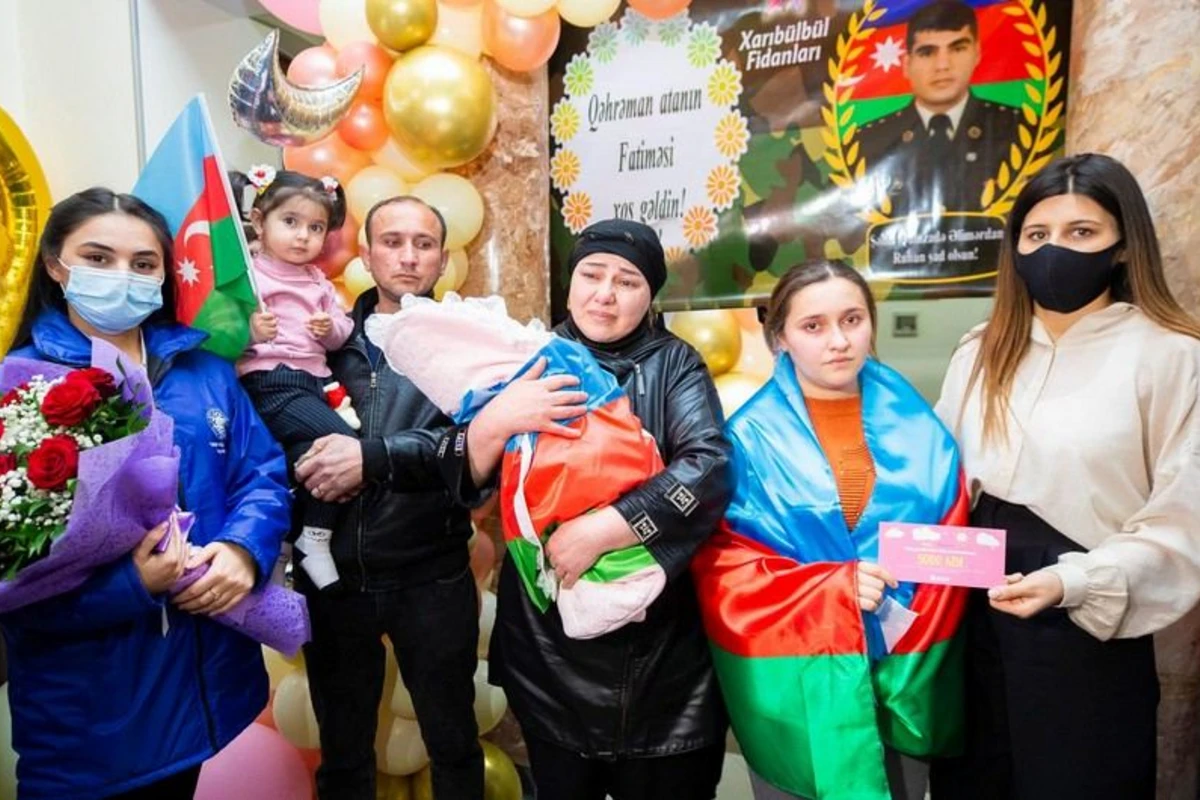 Фонд YAŞAT открыл счет на имя новорожденного ребенка еще одного шехида - ФОТО