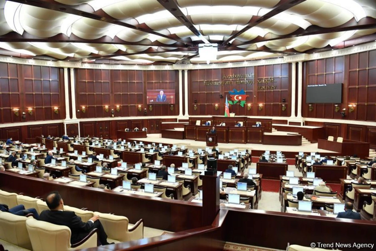 Deputatlar bu gün 8 məsələnin müzakirəsinə toplaşır