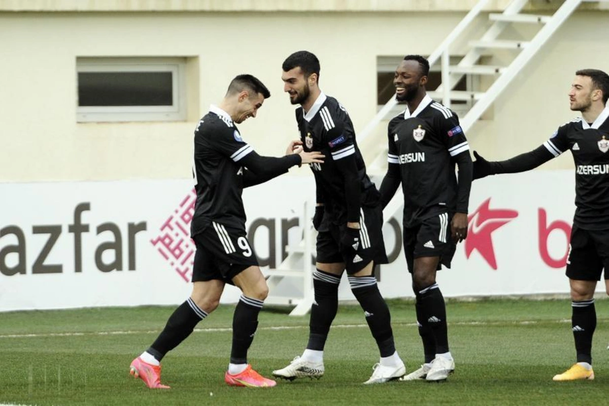 Qarabağ yenidən şərikli lider oldu