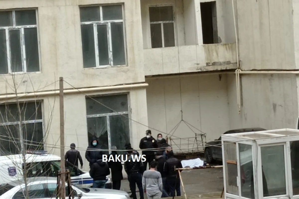 В Хырдалане мужчина выбросился с 7-го этажа - ВИДЕО