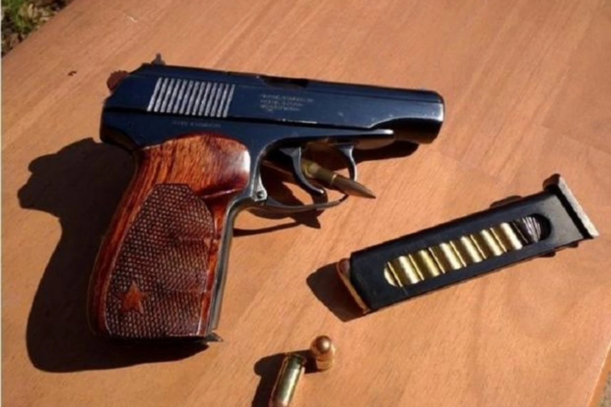 Bakı sakinindən “Makarov” tipli tapança götürülüb - VİDEO