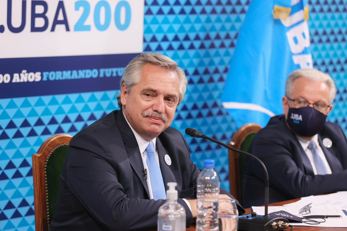 Argentinada prezidentə hücum edilib - FOTO/VİDEO