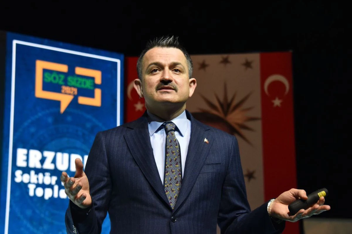 Bu türk nazir Qarabağda bağ salacaq - VİDEO