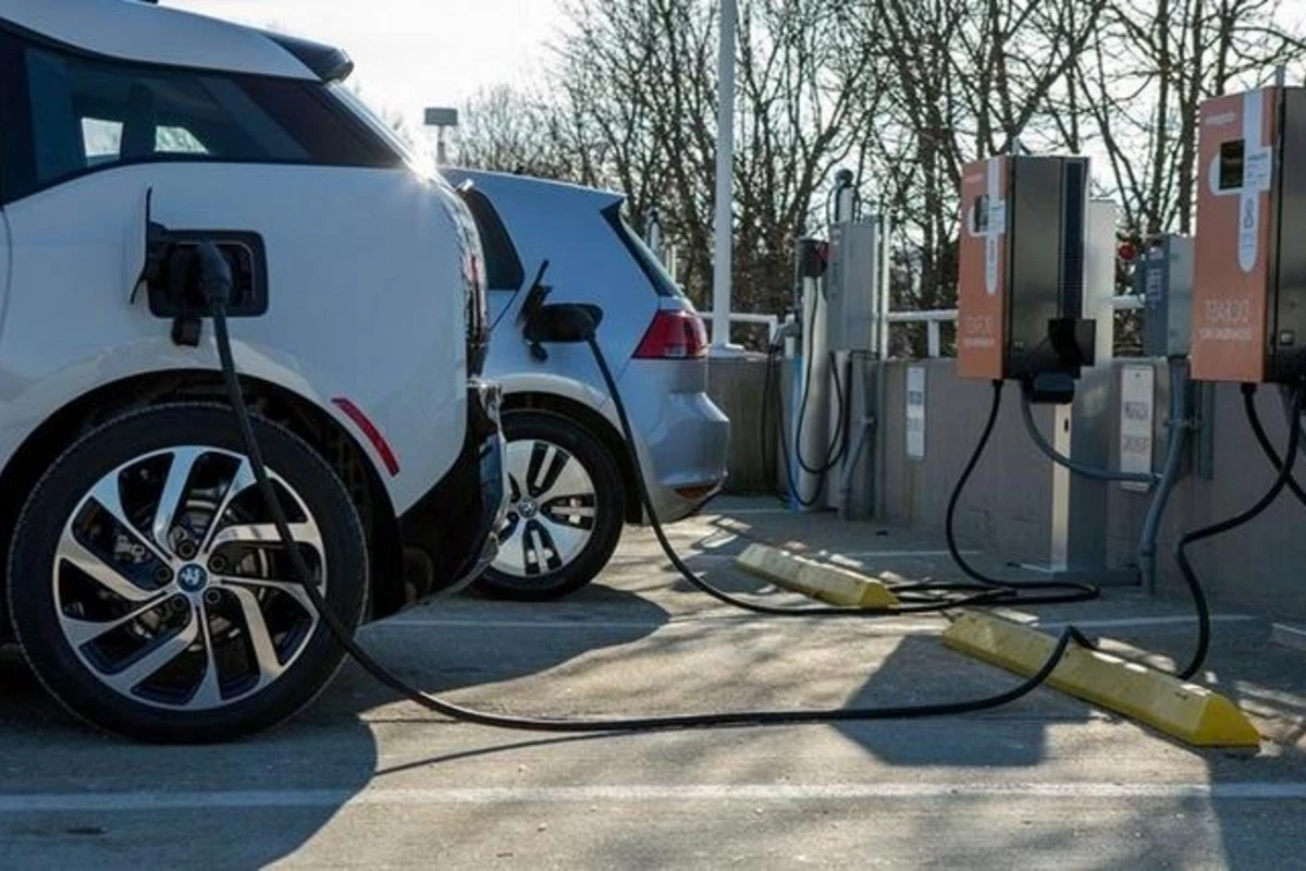 Elektrik avtomobillərin idxalını necə asanlaşdırmaq olar? - Ekspert rəyi