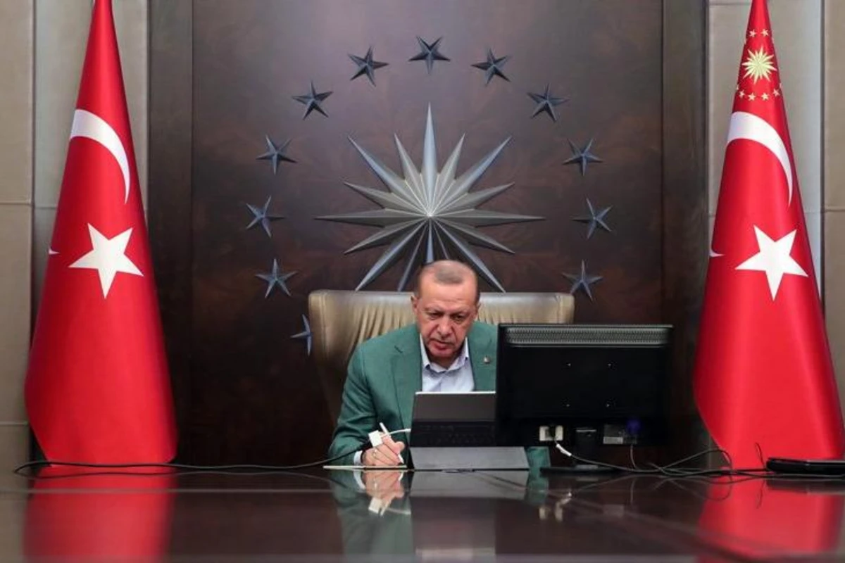 Ərdoğan: Kimin əli kimin cibindədir, bəlli deyil Ərdoğan: Kimin əli kimin cibindədir, bəlli deyil