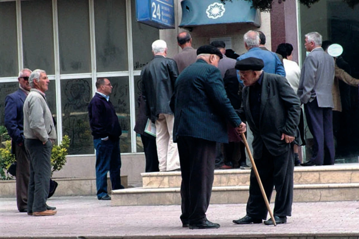 Bütün pensiyaçıların mart ayı pensiyası verildi
