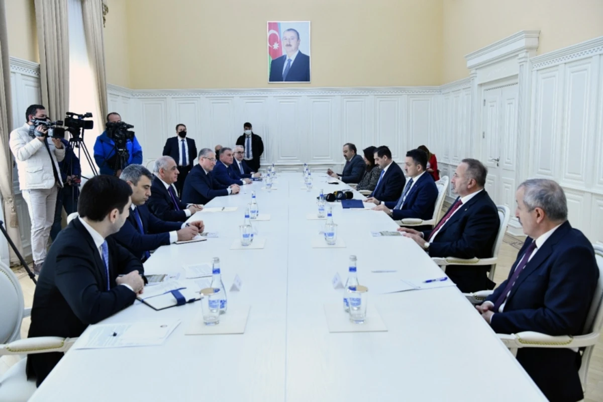 Əli Əsədov türkiyəli nazirlə Qarabağın bərpasını müzakirə etdi