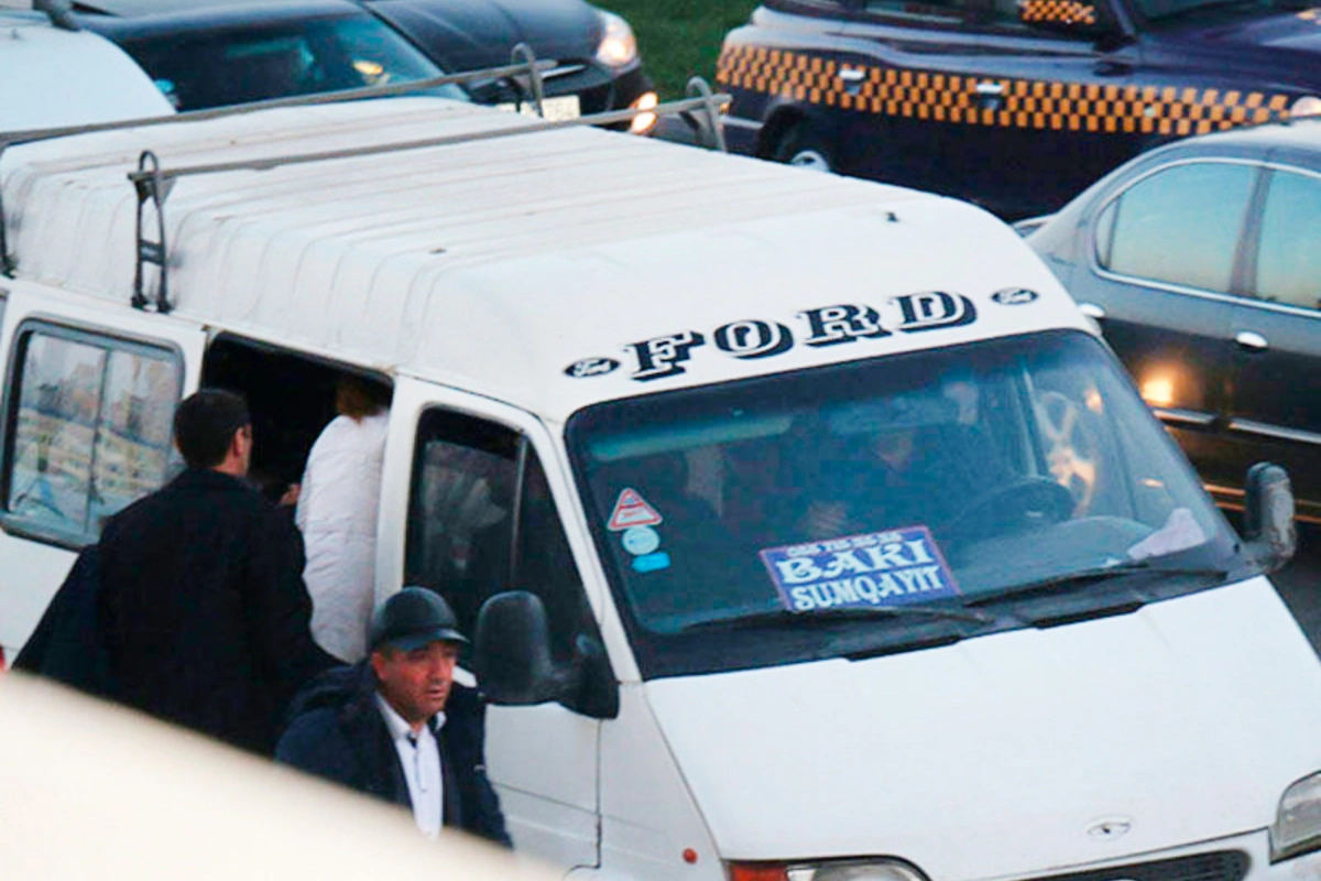 Bakıda həftəsonu qanunsuz işləyən mikroavtobuslar peyda olub - Yol polisindən çağırış