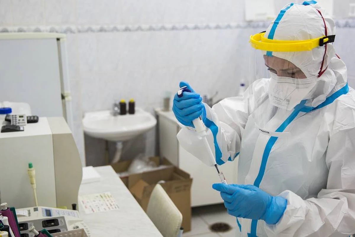 В Китае не будут рассматривать версию об утечке коронавируса из лаборатории