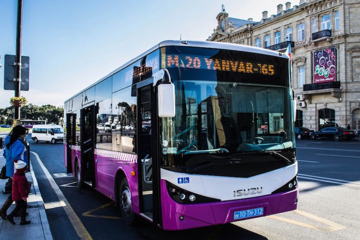 В Азербайджане общественный транспорт не будет работать по выходным до лета