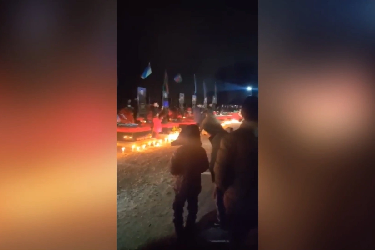 Lənkəranda bayram axşamı şəhidlər unudulmadı - VİDEO