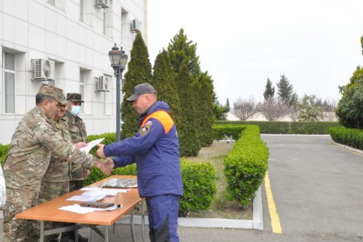 FHN işğaldan azad olunmuş əraziləri minalardan təmizləyən rusları təltif edib - VİDEO