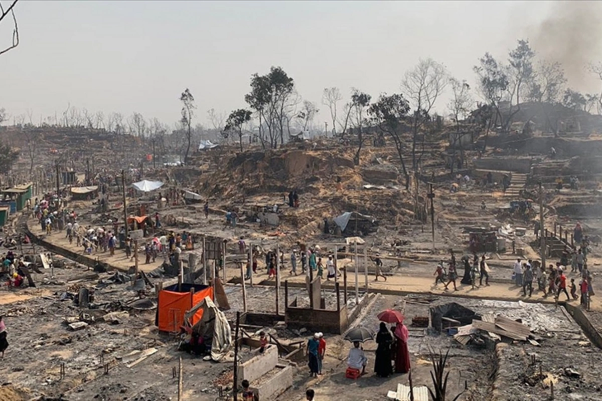 Arakan müsəlmanlarının düşərgəsində yanğın  - 400 itkin