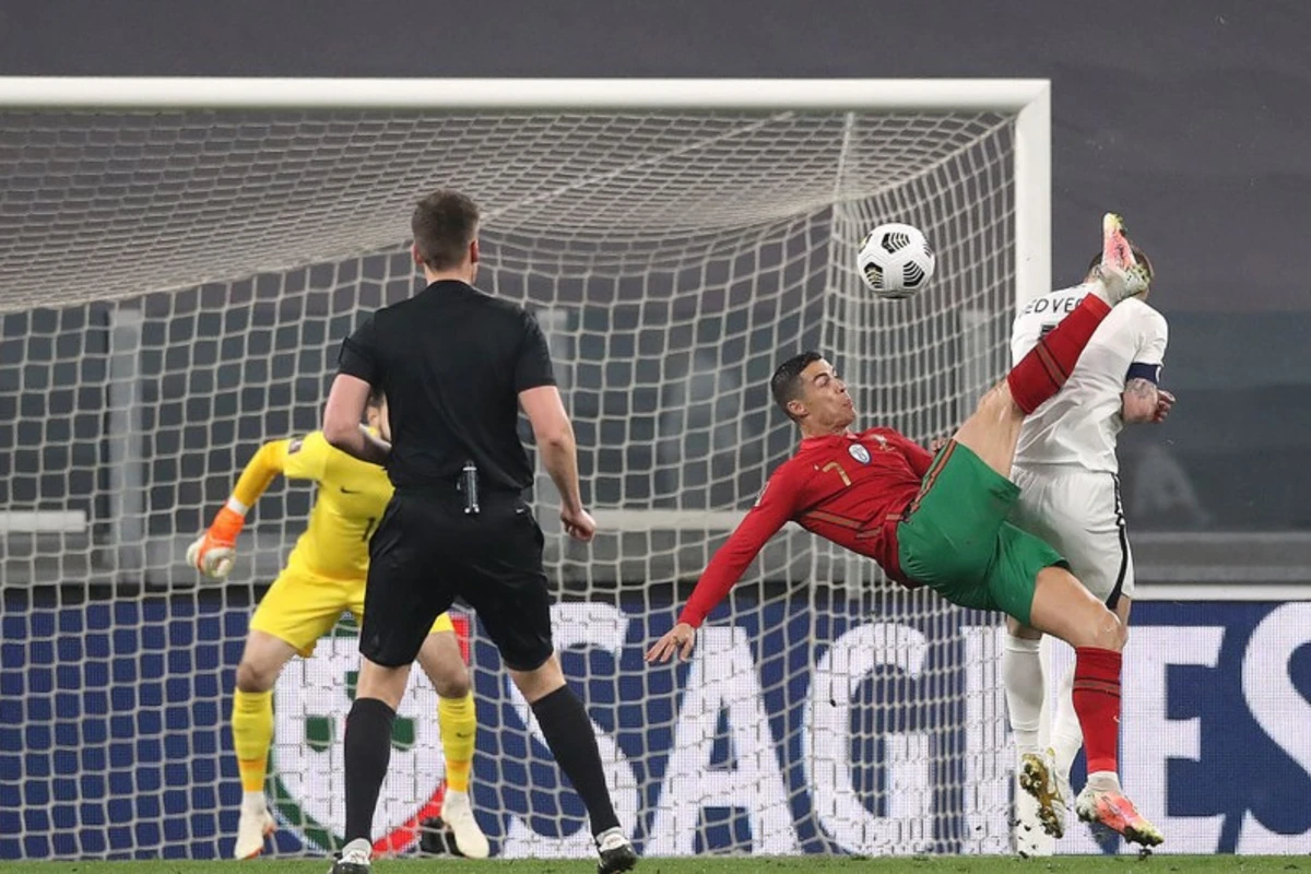 Kriştianu Ronaldo millimizlə oyun barədə bunları yazıb