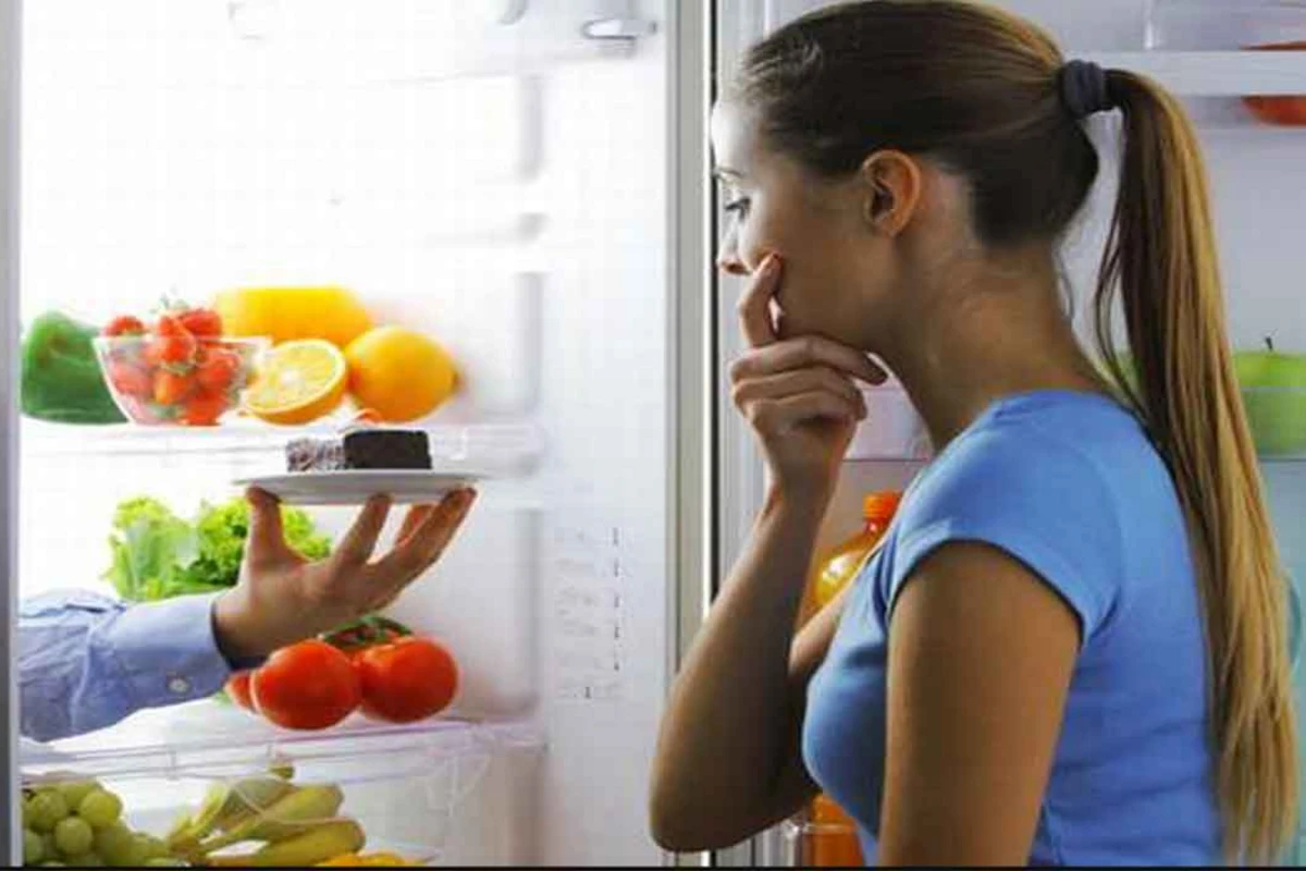 Выяснилось, какие продукты опасно есть перед сном