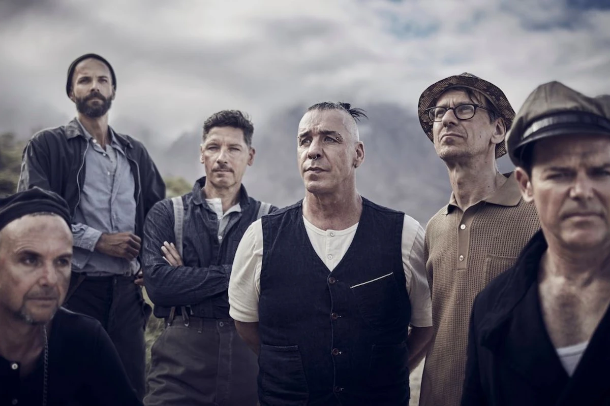COVİD-19 “Rammstein”in konsert turnesini gözündə qoydu