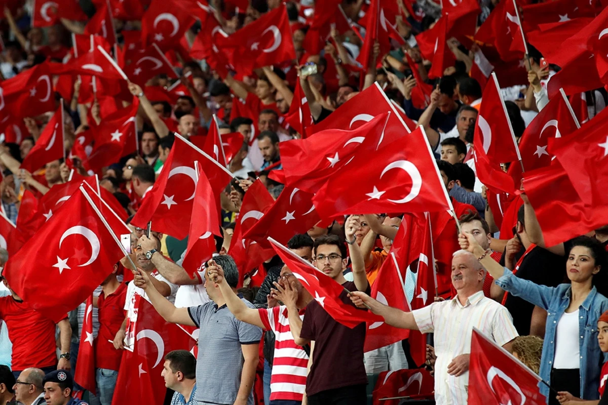 На матч между сборными Турции и Латвии будут допущены болельщики