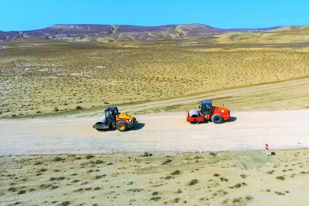 Abşeronda palçıq vulkanlarına yeni yol çəkilir - FOTO
