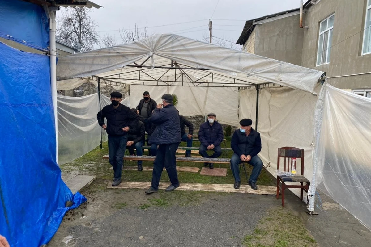 Goranboyda yas mərasimi başlamadan dayandırılıb - FOTO Goranboyda yas mərasimi başlamadan dayandırılıb - FOTO