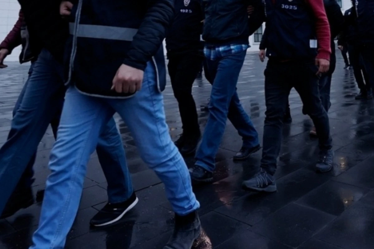 Türkiyədə xüsusi əməliyyat, 265 hərbçi saxlanılıb