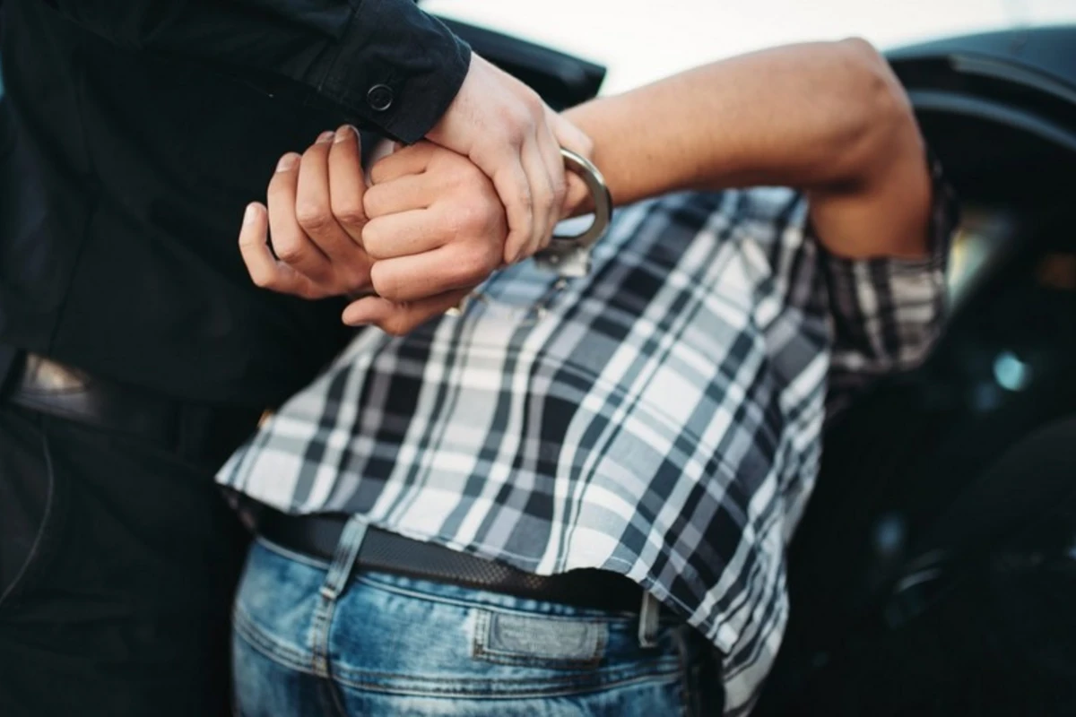 Polis sərxoş vəziyyətdə azad olunan ərazilərə keçmək istəyənləri saxladı - FOTO Polis sərxoş vəziyyətdə azad olunan ərazilərə keçmək istəyənləri saxladı - FOTO