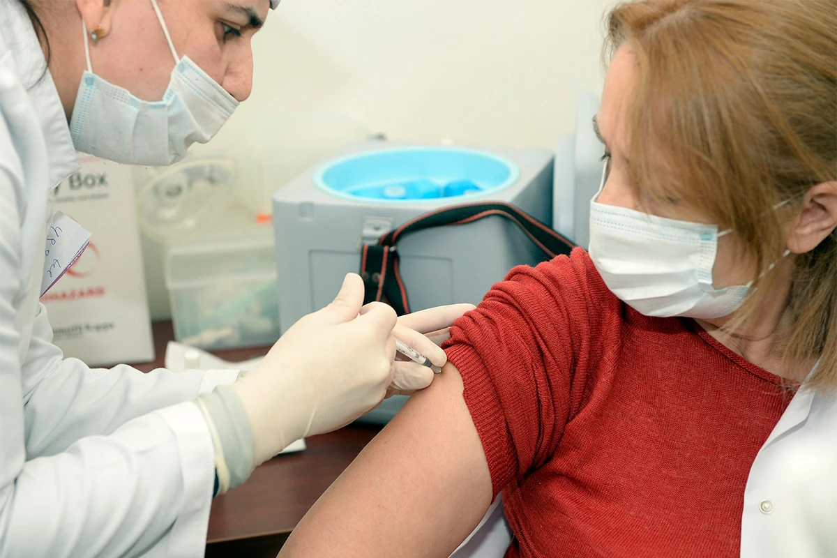 Завтра в Азербайджане начнется вакцинация журналистов