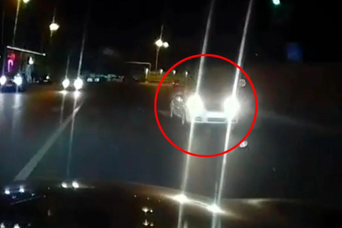 В Баку автохулиган удивил участников дорожного движения - ВИДЕО