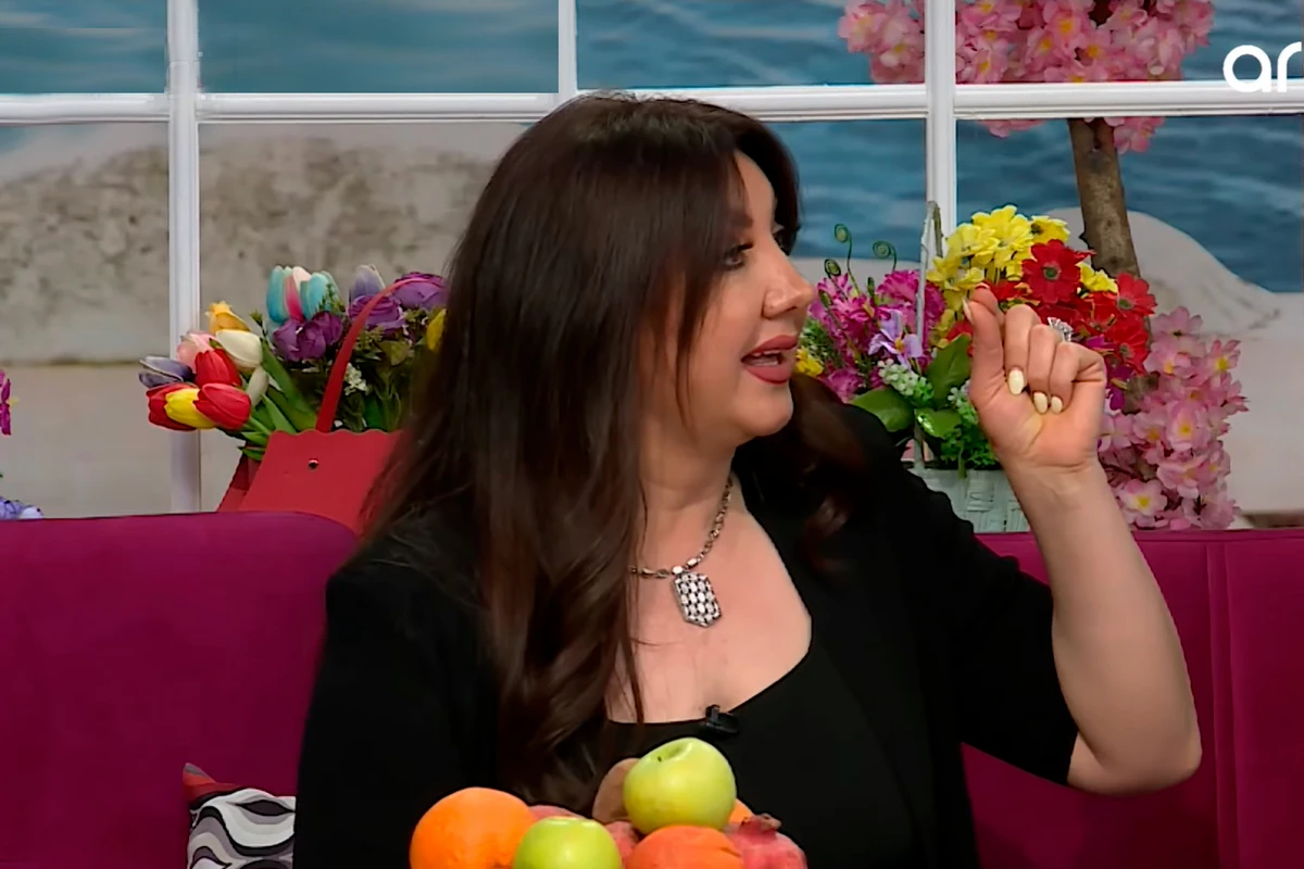 Nazilə Səfərli: Bütün qızlara müştəri gözü ilə baxıram - VİDEO Nazilə Səfərli: Bütün qızlara müştəri gözü ilə baxıram - VİDEO
