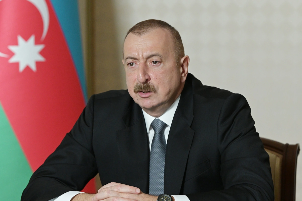 Prezident ATU-nun əməkdaşlarına fəxri adlar verib - SİYAHI