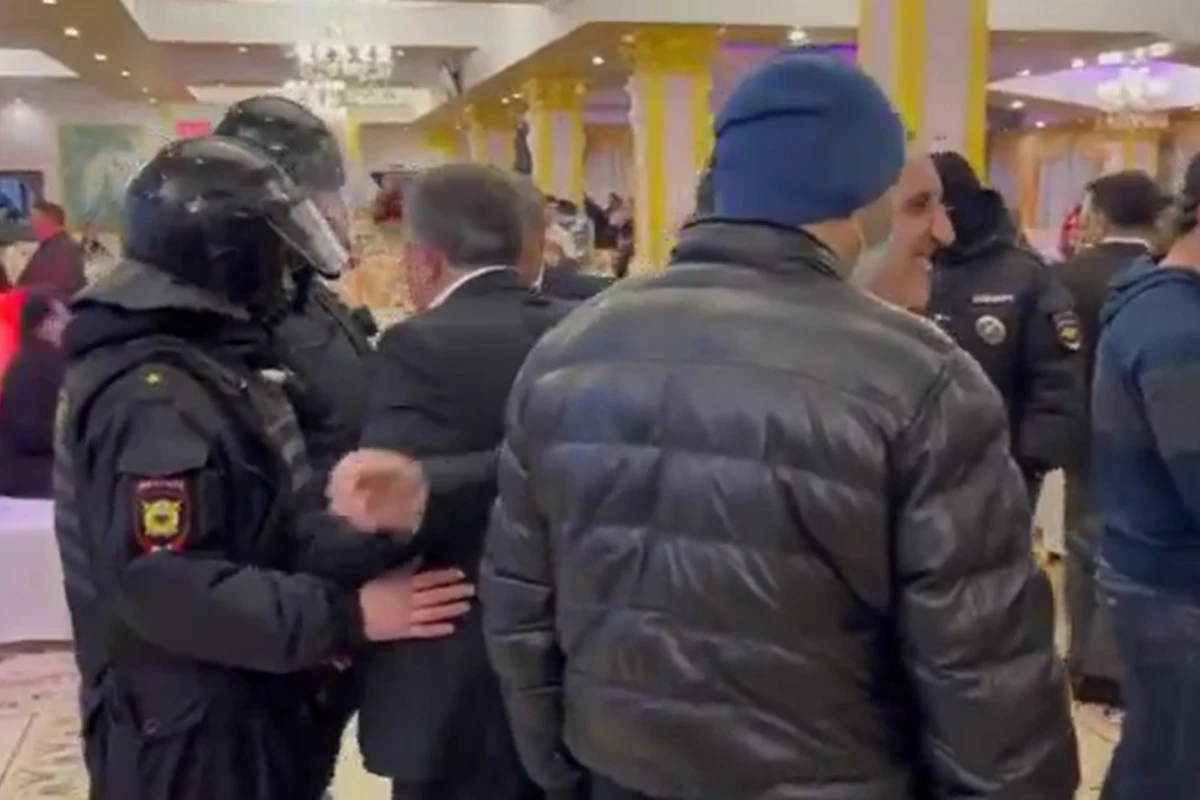 Damlanın oxuduğu toyda atəş açıldı, polis əməliyyat keçirdi - VİDEO