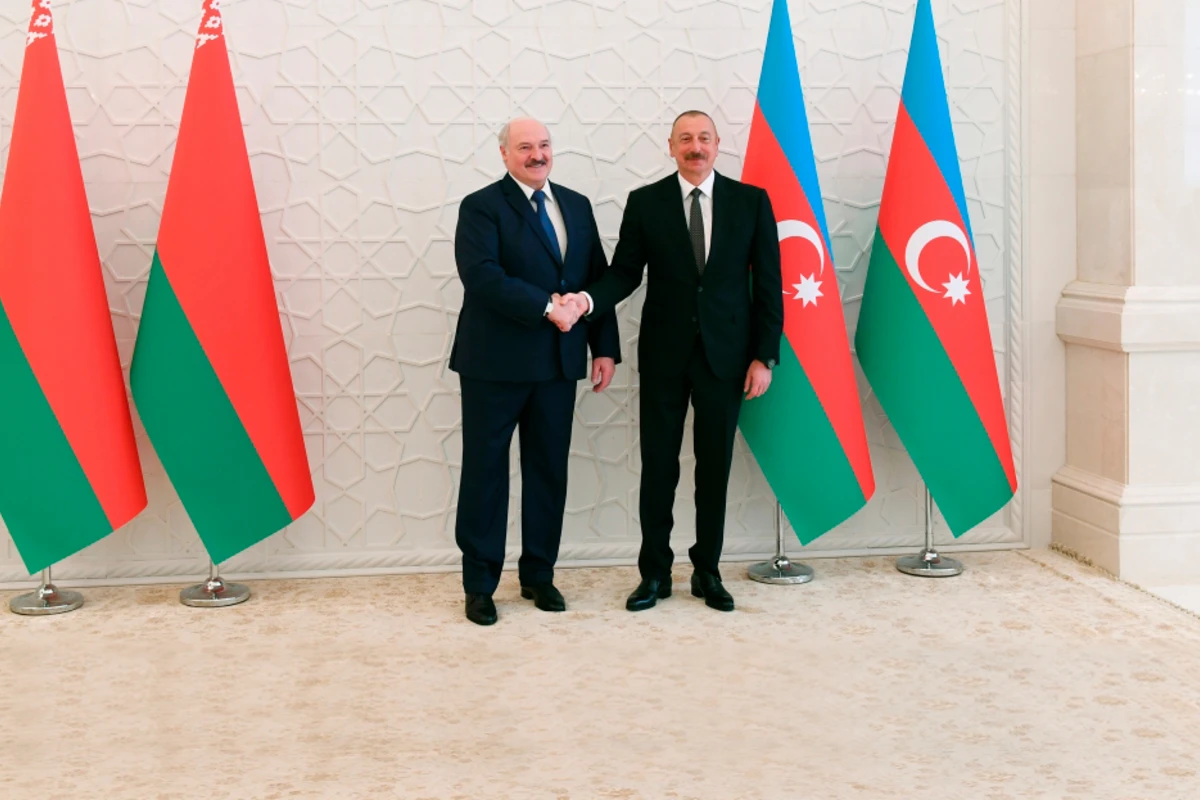Azərbaycan və Belarus prezidentlərinin təkbətək görüşü başlayıb - FOTO