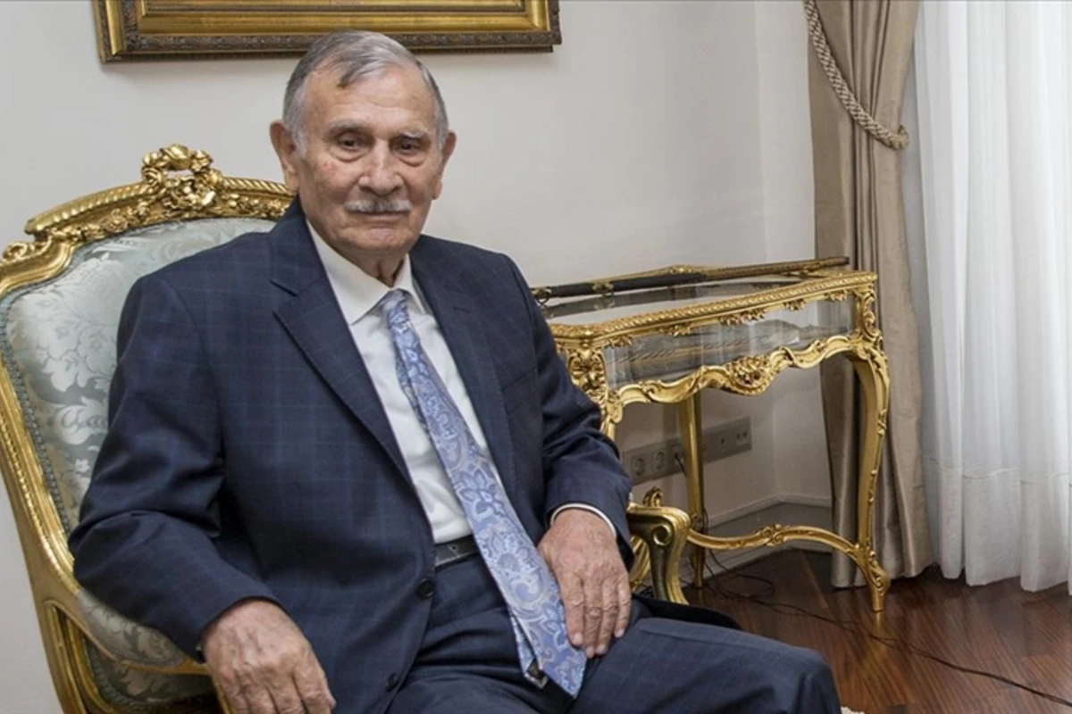 Türkiyənin sabiq baş naziri vəfat edib Türkiyənin sabiq baş naziri vəfat edib