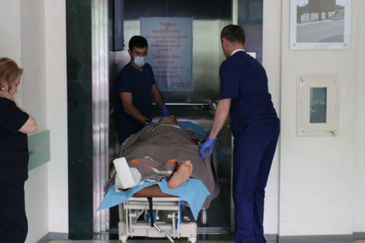 Cəbrayılda yaralanan erməni komandiri hərbçilərimiz xilas etdi - FOTO