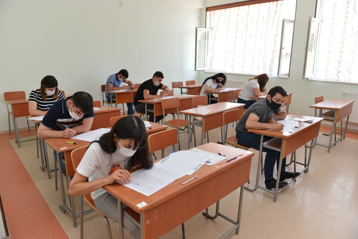 Bu gün 18 mindən çox şagird buraxılış imtahanı verəcək