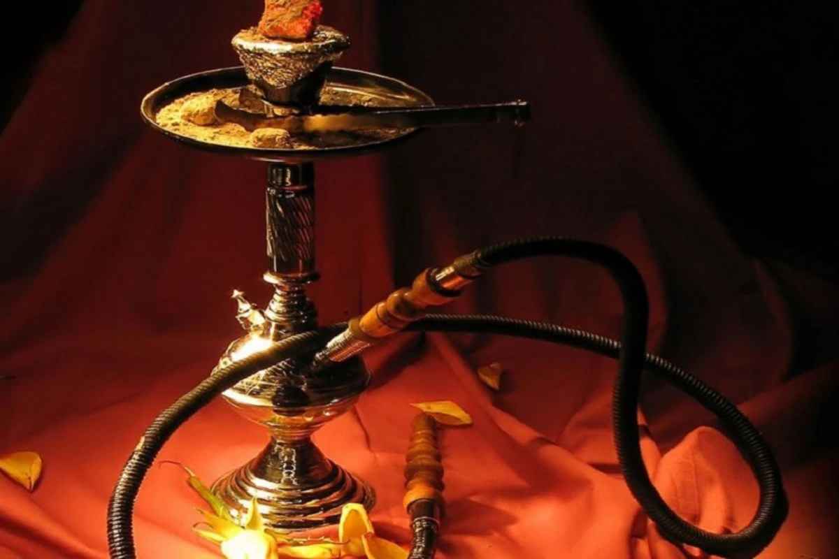 Müştərilərə qəlyan təklif edən çay evi aşkarlandı