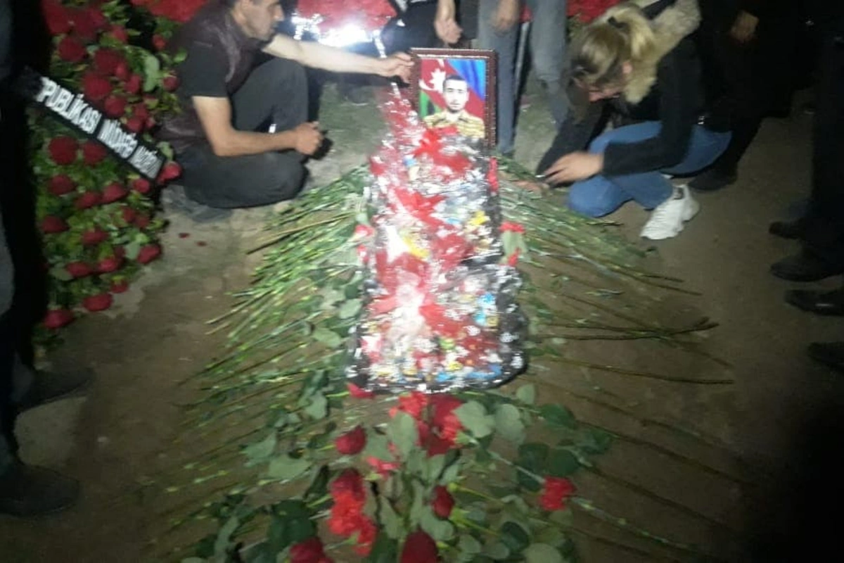 Azərbaycan ordusunun minaya düşən hərbiçisi dəfn olundu - FOTO