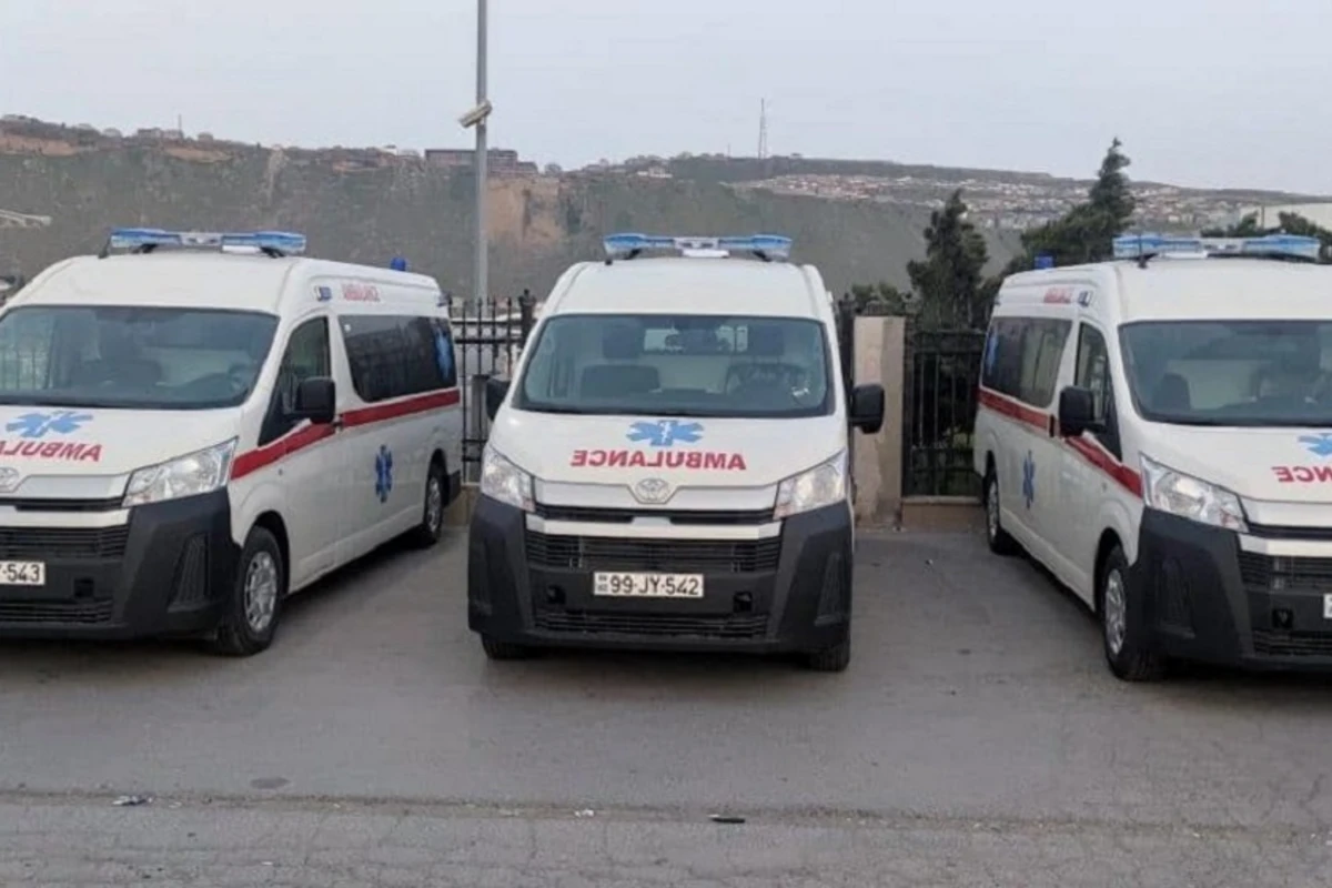 BMT Azərbaycana 3 təcili yardım maşını hədiyyə edib - FOTO