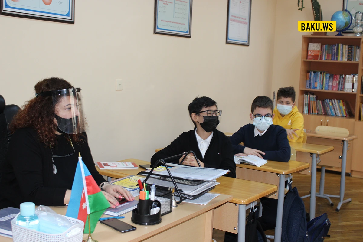 Azərbaycanda koronavirusa yoluxan təhsil işçilərinə maliyyə dəstəyi göstərilir