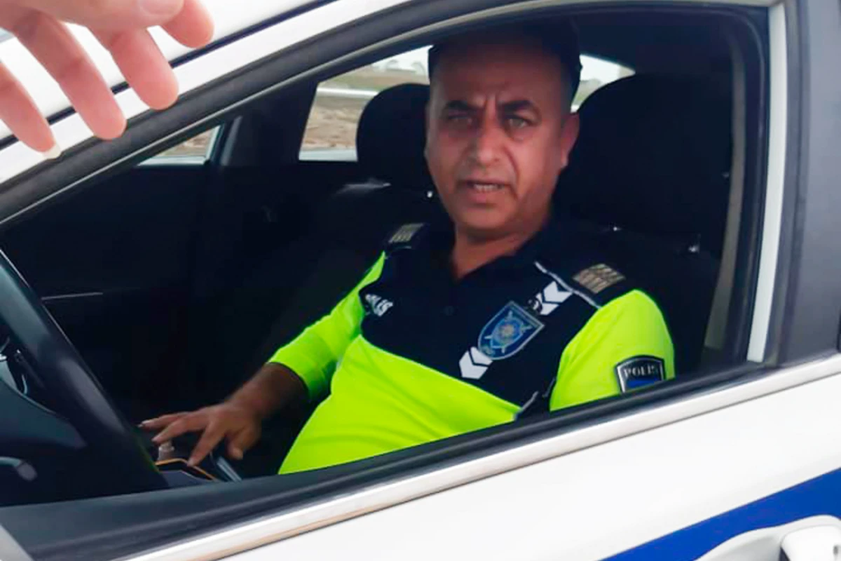 Vətəndaşla yol polisi arasındakı qalmaqala - RƏSMİ MÜNASİBƏT - FOTO Vətəndaşla yol polisi arasındakı qalmaqala - RƏSMİ MÜNASİBƏT - FOTO