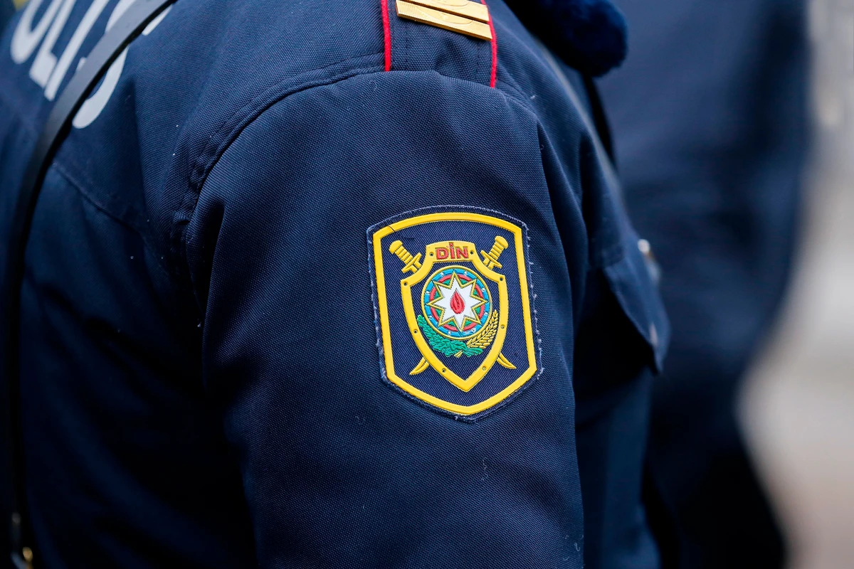 Bakıda polisdən vaksin əməliyyatı: Baş həkimlər saxlanıldı