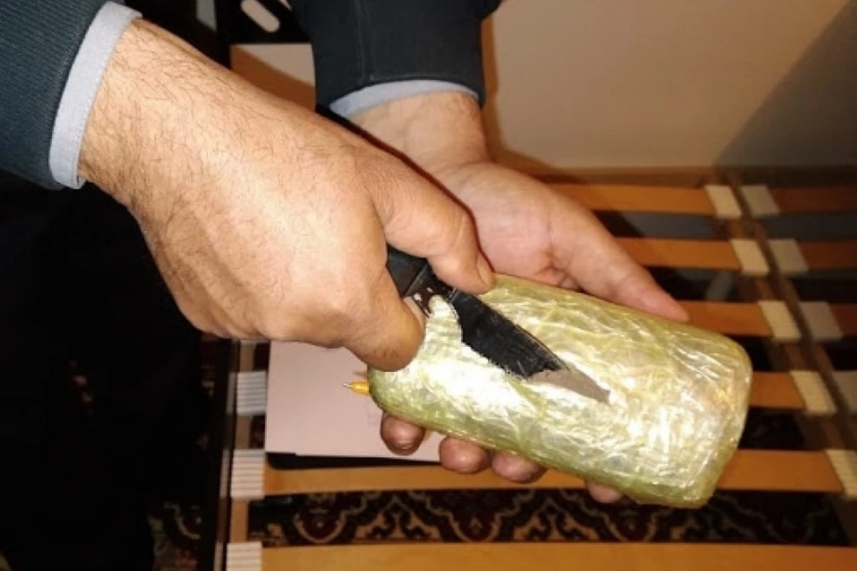 Bakı sakininin evindən 15 kiloqram narkotik götürüldü