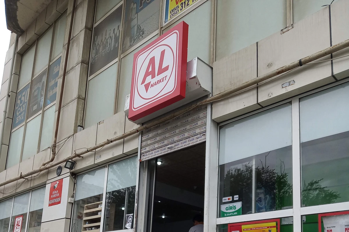 В Баку совершено нападение на AL market