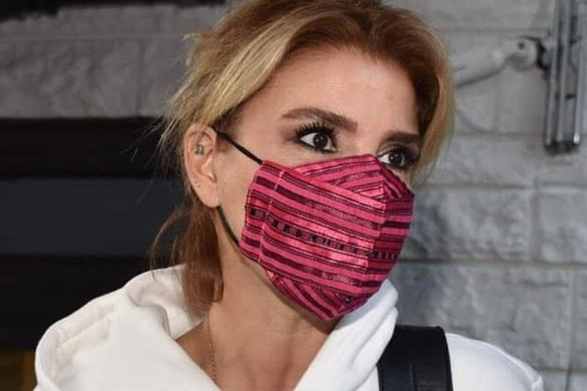Koronavirus görün müğənnini nə hala saldı - Saçları töküldü - FOTO
