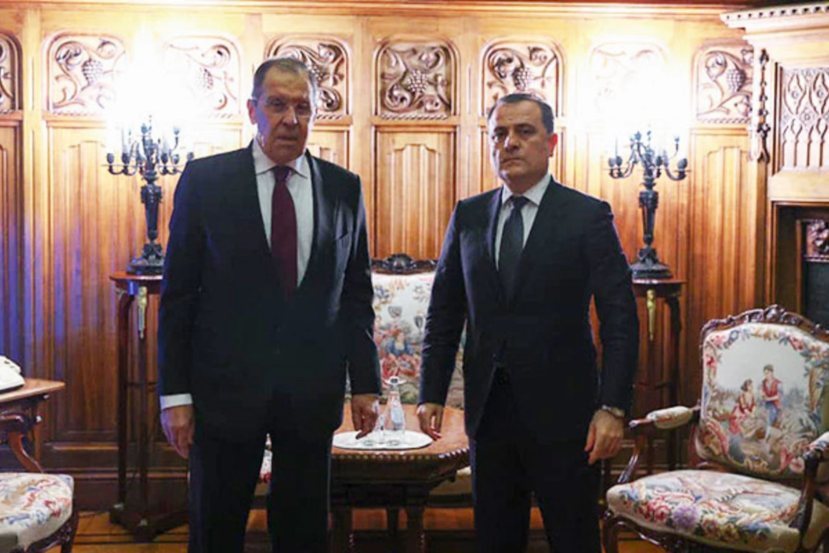 Ceyhun Bayramov və Sergey Lavrov telefonla danışdı
