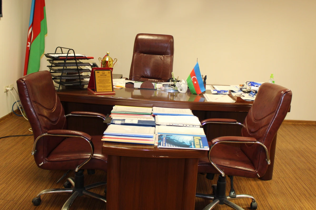 Məktəb direktoru koronavirusdan vəfat edib - FOTO