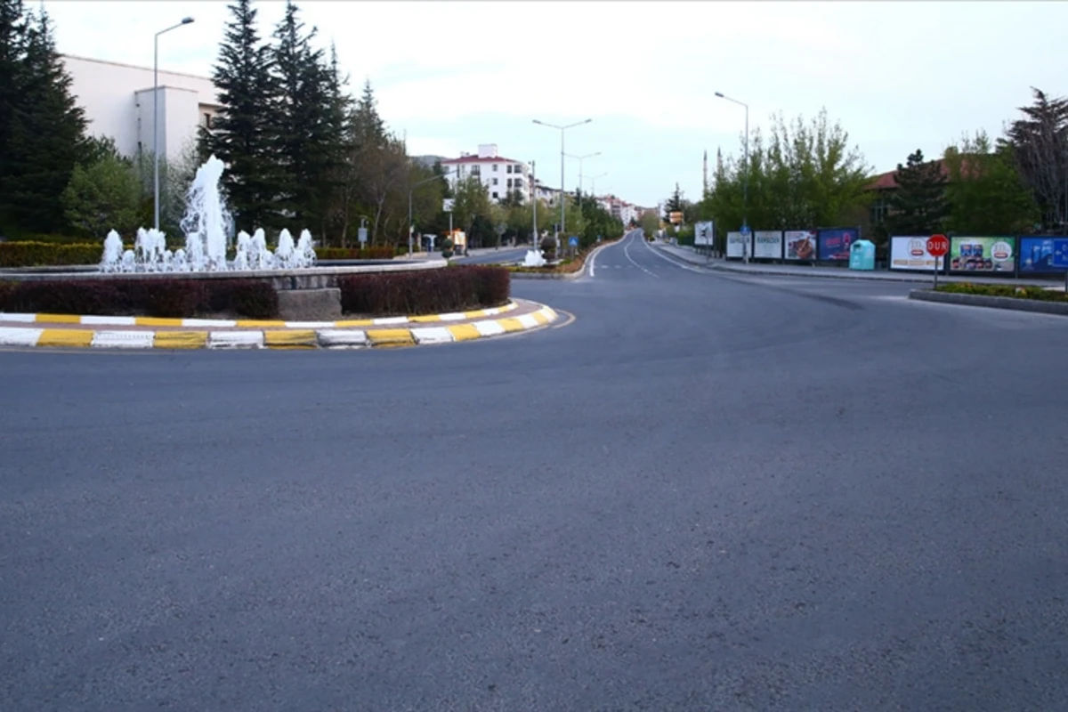 Türkiyə 418 saatlıq tam qapanma rejiminə keçdi