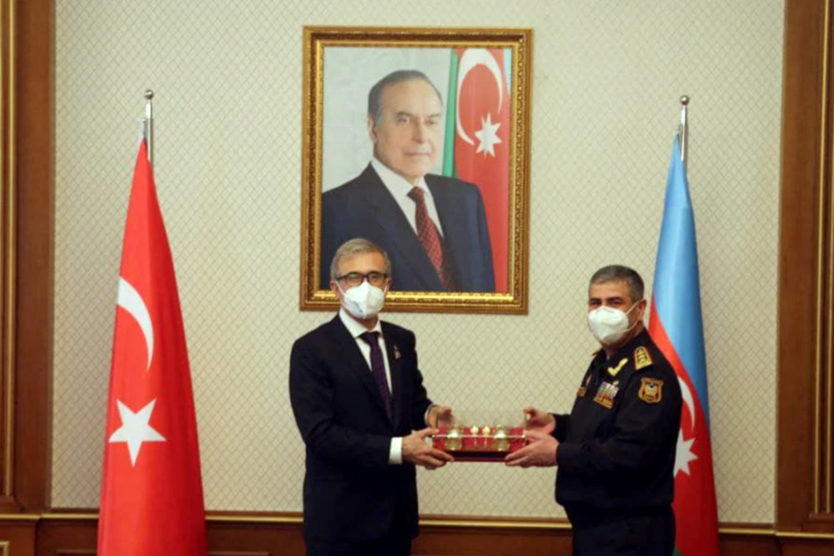 Zakir Həsənov Türkiyə müdafiə sənayesini təmsil edən nümayəndə heyəti ilə görüşüb - FOTO